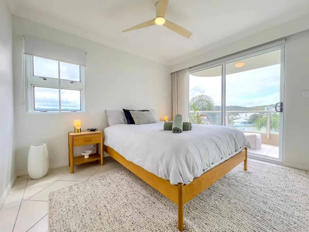 Beach By The Window Gold Coast 0*,  Australie