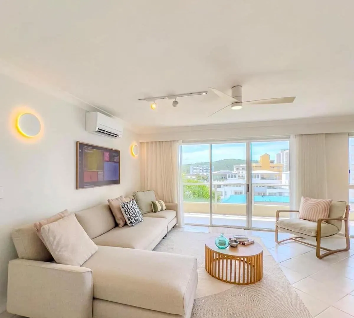 Beach By The Window Gold Coast 0*,  Australia